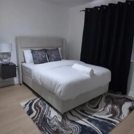 Cosy King With Ensuite Bathroom Privatunterkunft