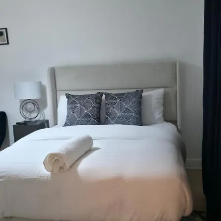 Cosy King With Ensuite Bathroom Privatunterkunft